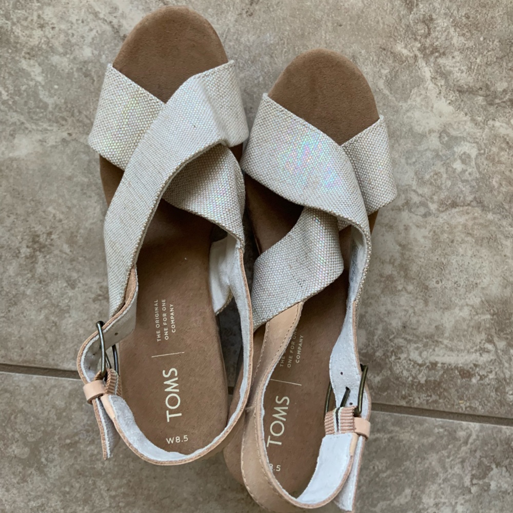 Toms Cream and Tan Platform Sandals